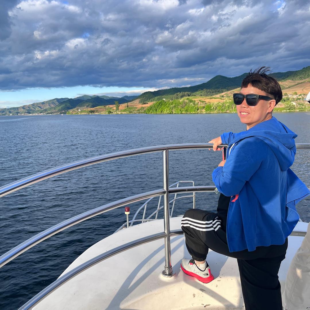 用户5880829351504决不高攀