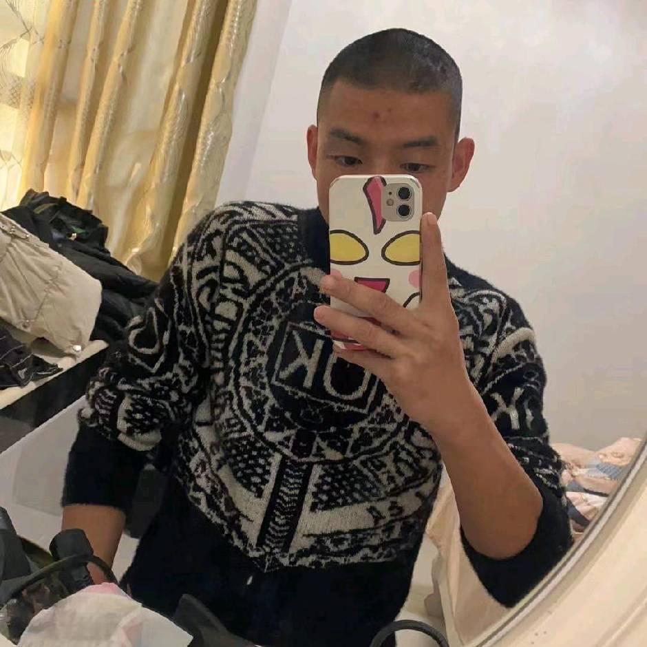 德庆宏泰挖机维修，卖买 拆机件【阿龍