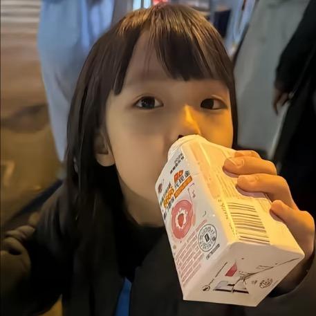 我也不太懂她.