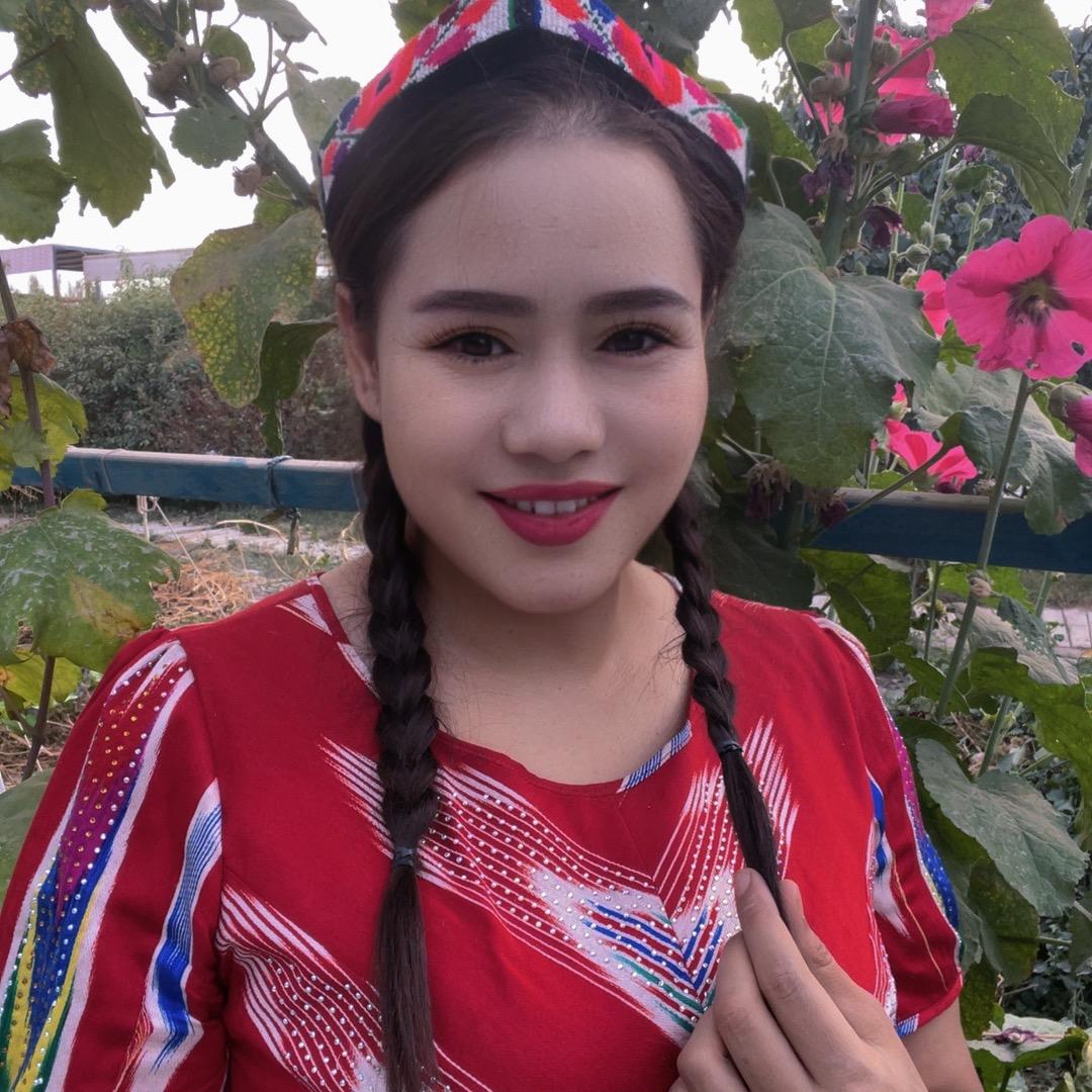 阿依古力女装小号