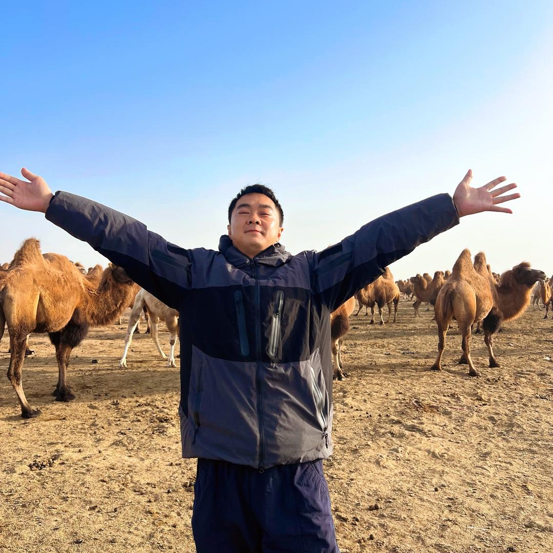 牧民姐弟新疆纯驼奶