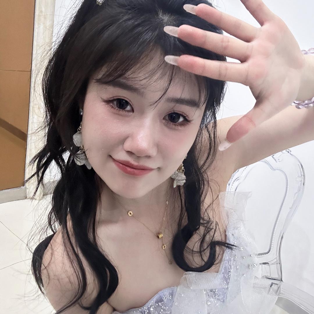 高兴.