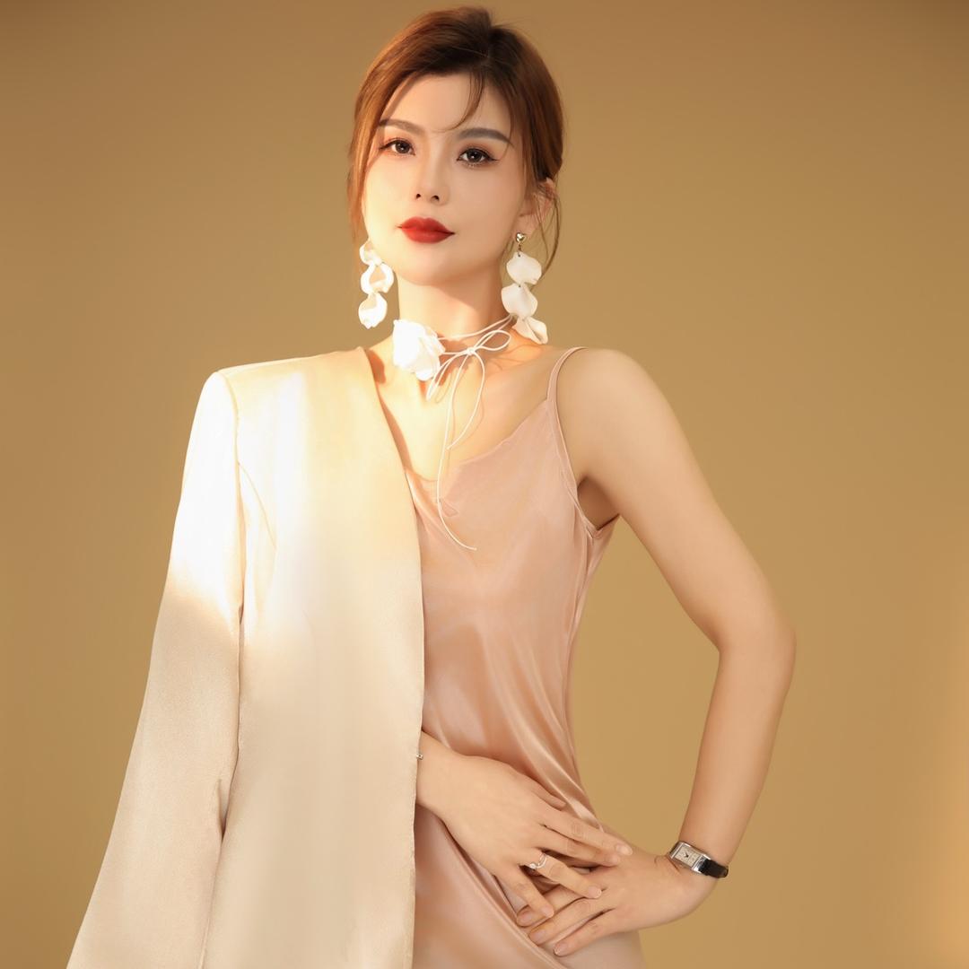 菏泽萨米特瓷砖 楠姐