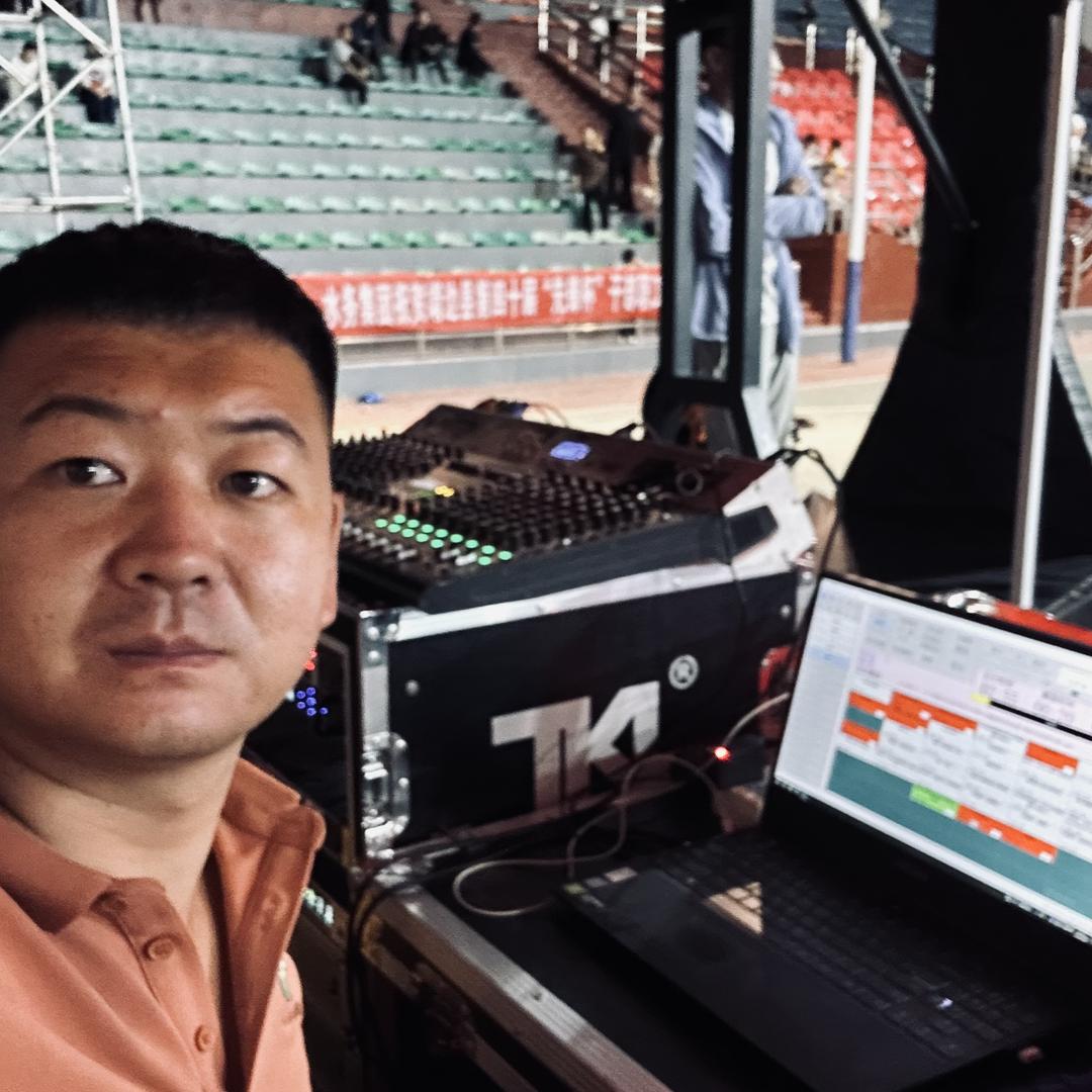 小纪在路上（棚房婚礼）