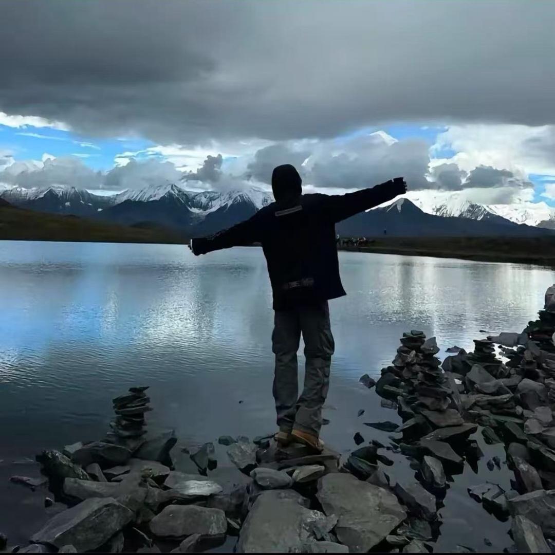 我们俩是一伙的