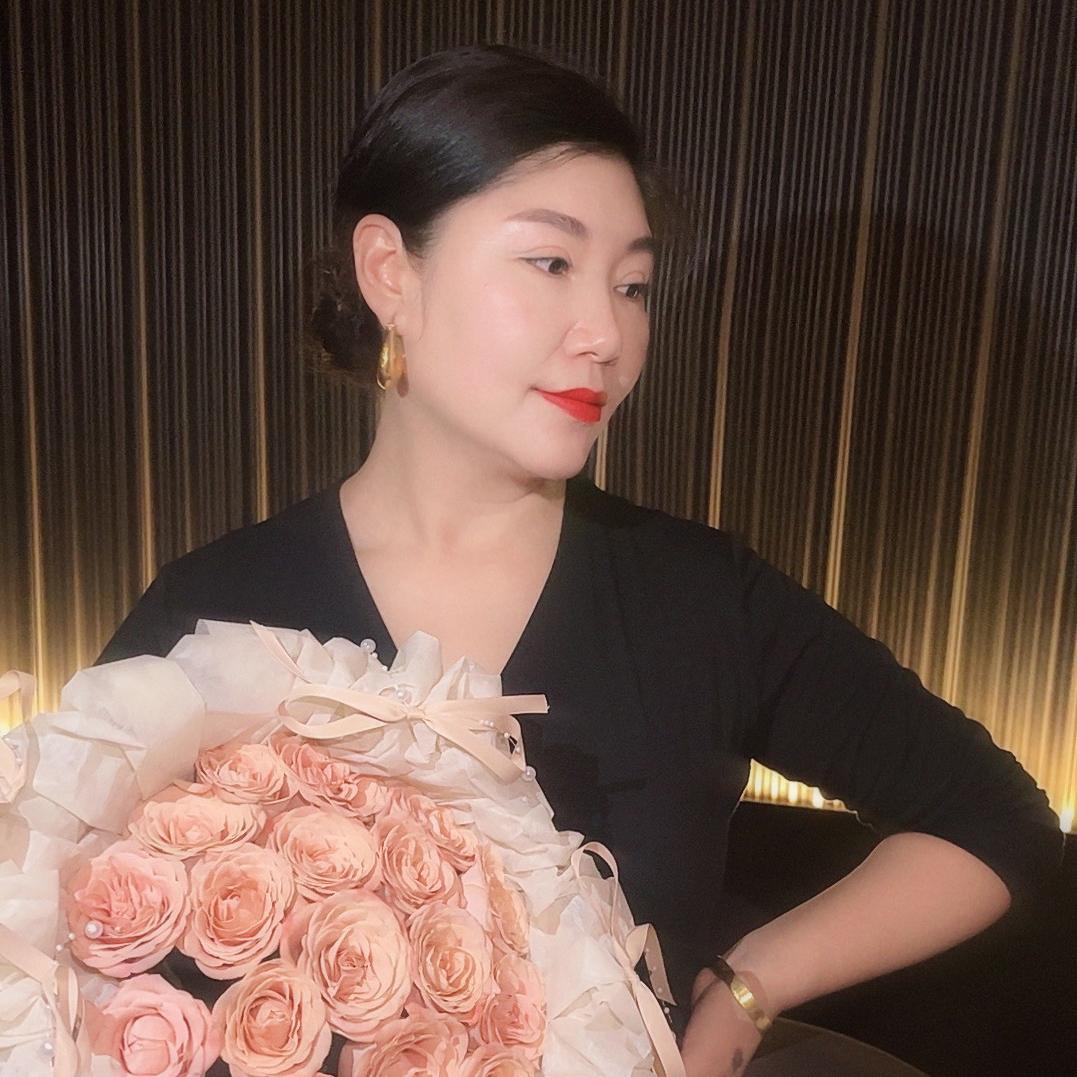 娜娜轻奢御龄