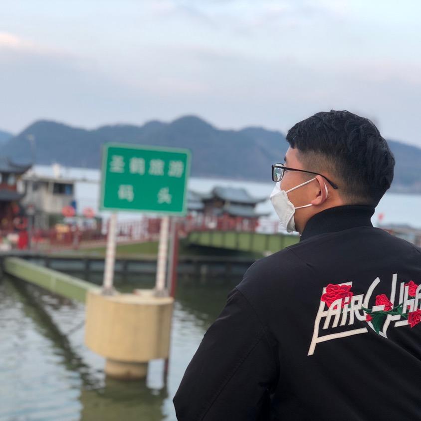 中夏国的齐斯年头像