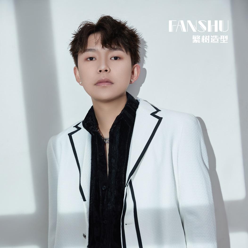 禄劝追溯专业男士理发馆
