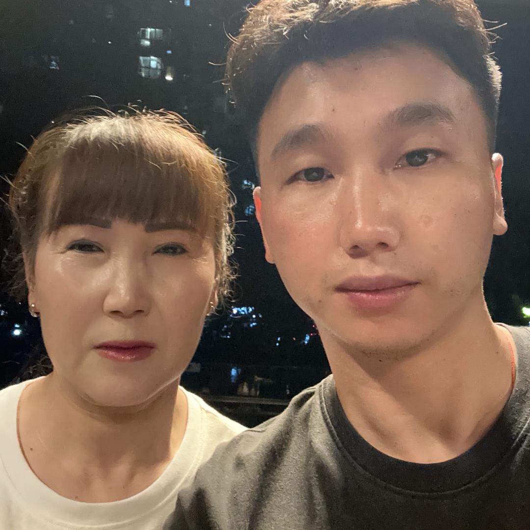 阿饼和张妈
