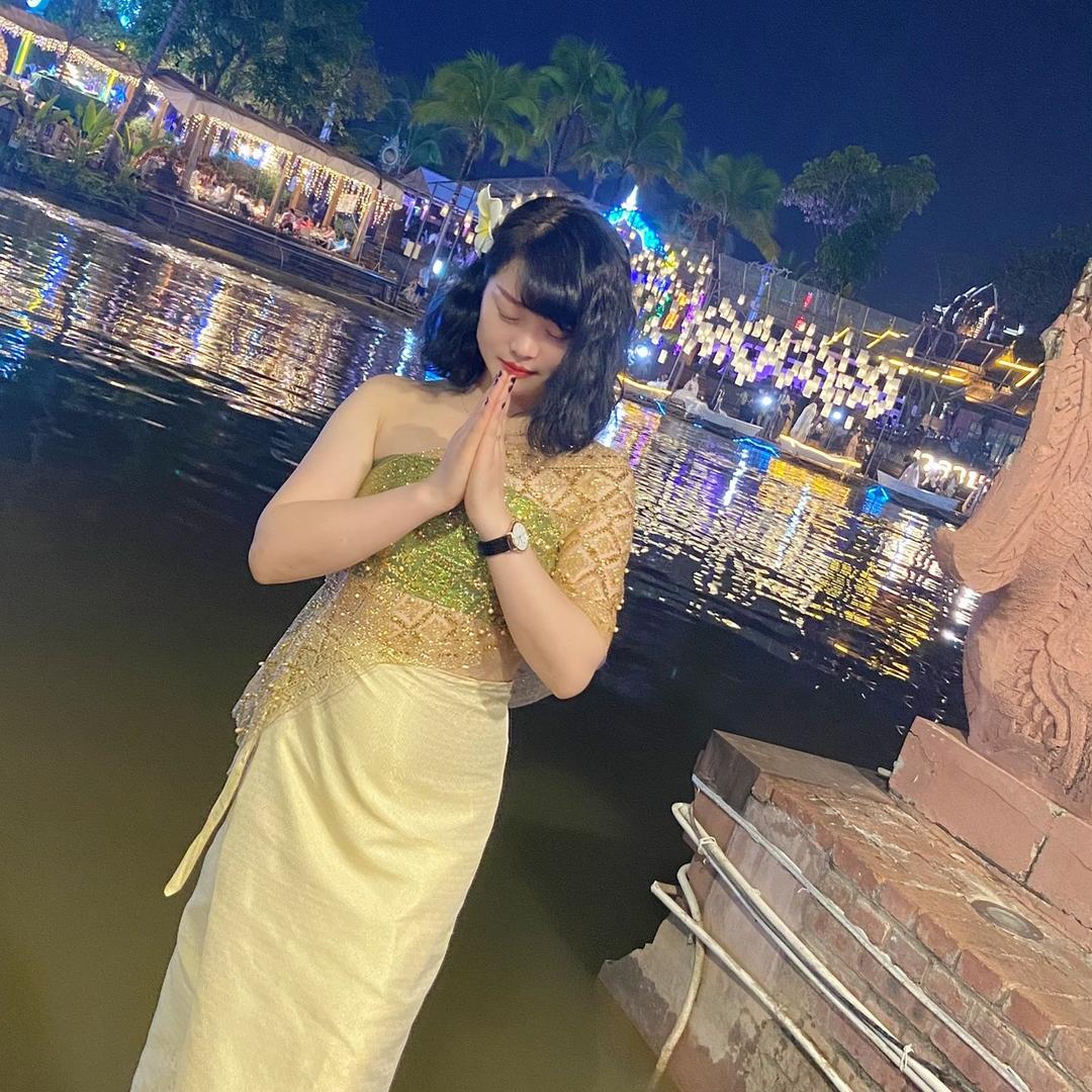 青春期撞上了更年期