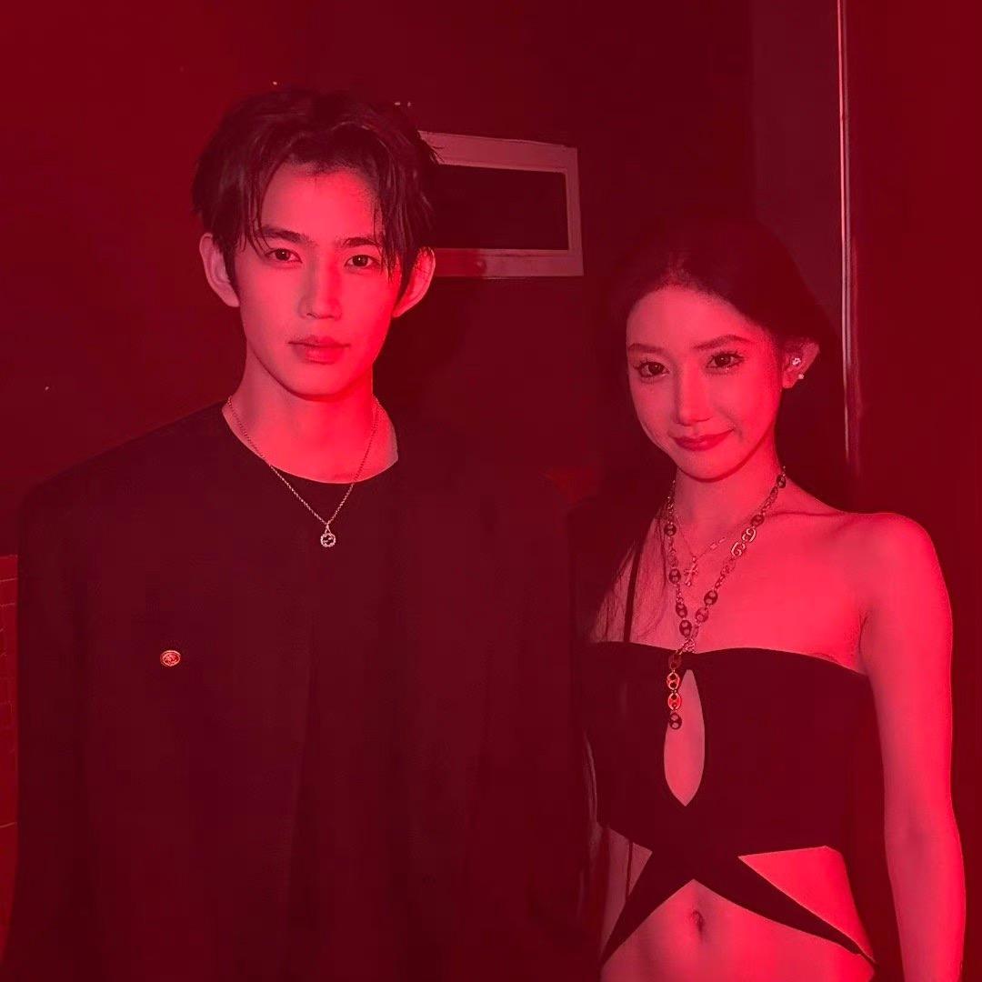 七七Seven是只猫🌙ྀ