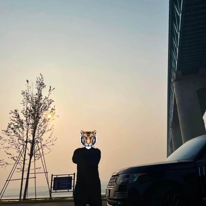 大柴旦越野领队。尕黑