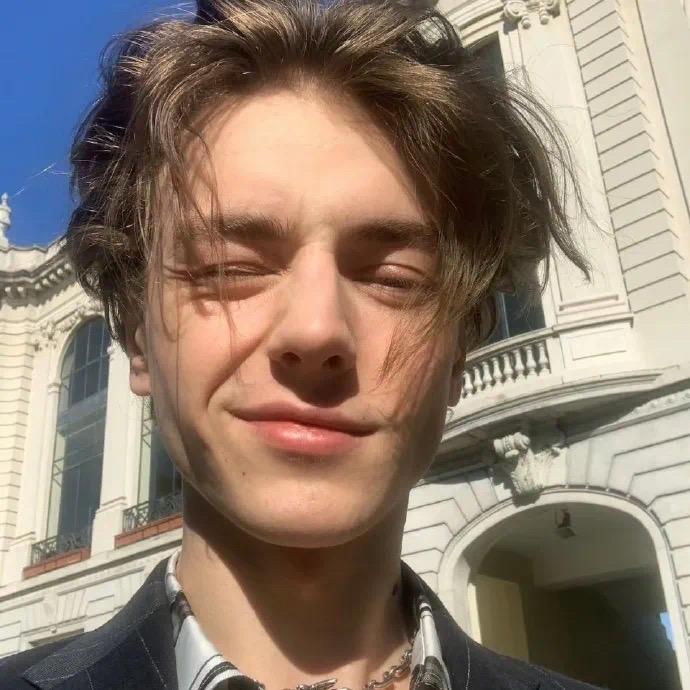 满山猴子我腚最红