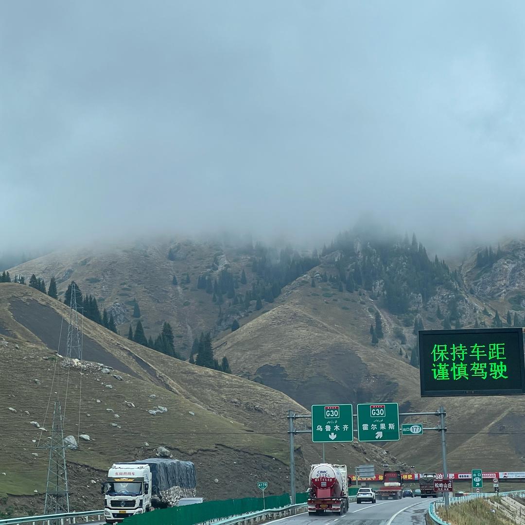 开卡车的小陶子