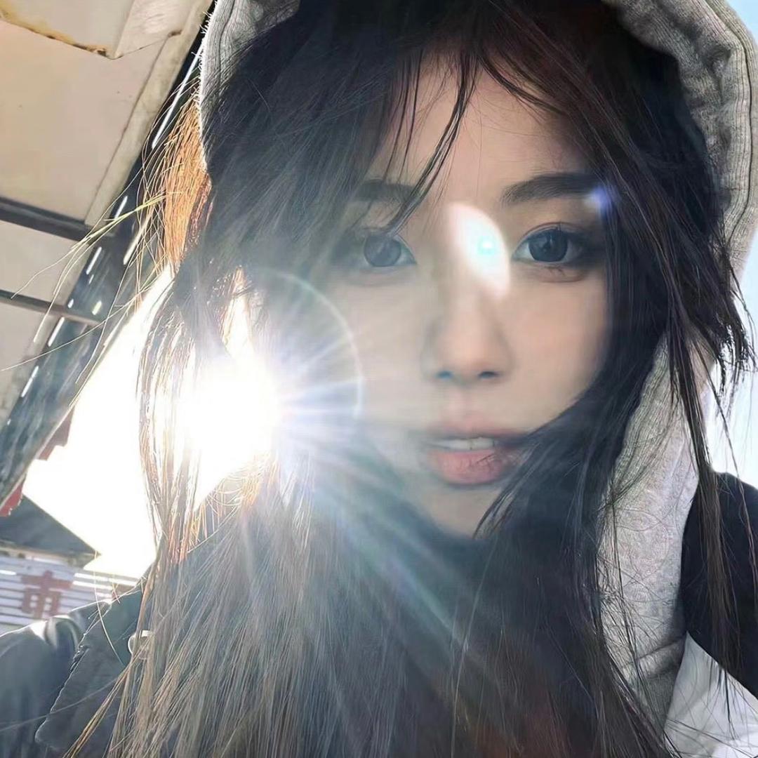 顏