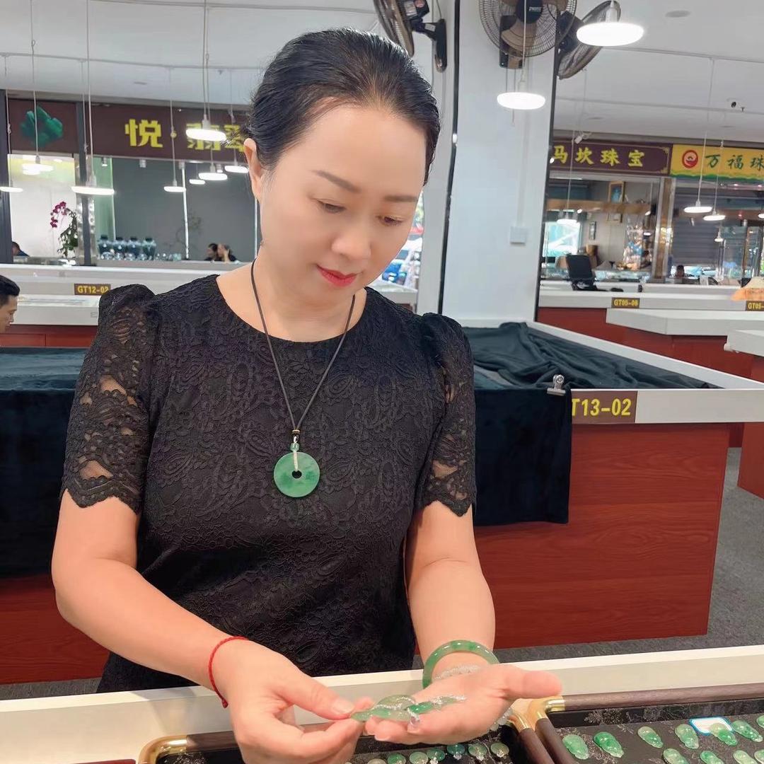 卖翡翠的小姑娘