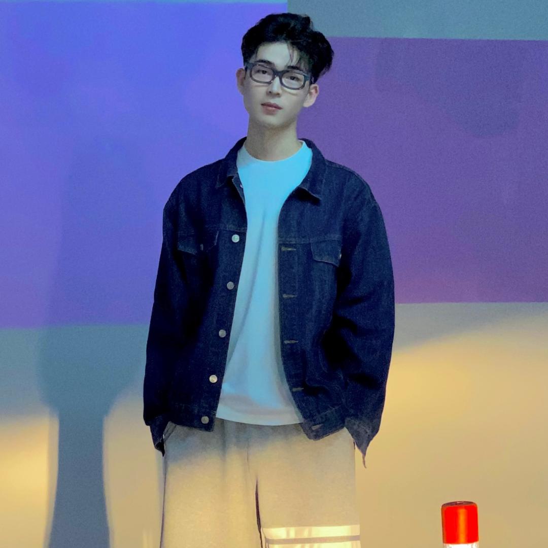 小白穿什么