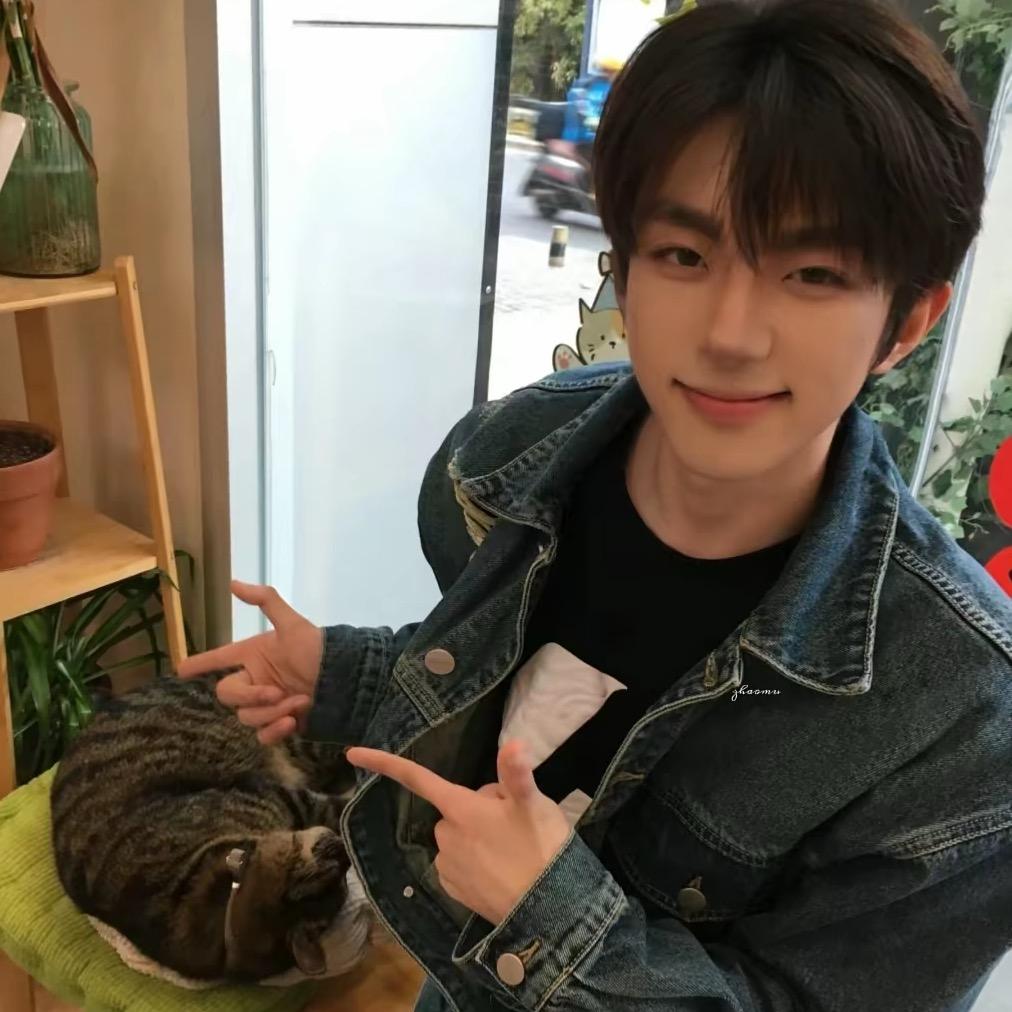 你再看看你后面呢