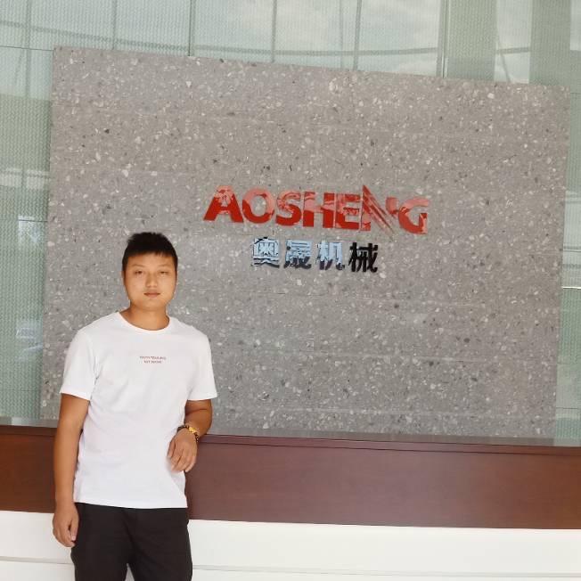 成都世铁商贸李翔（QQ三国爱无价）