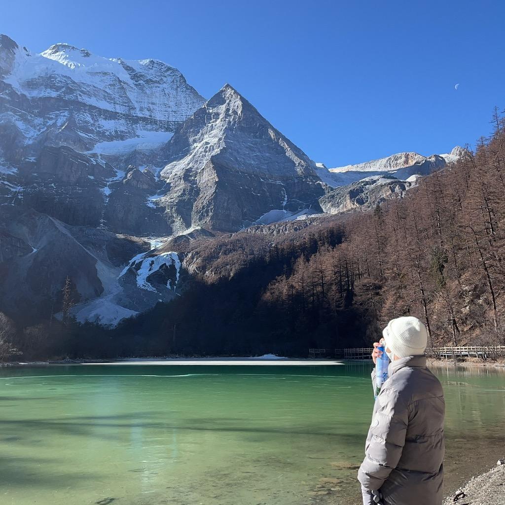 开红旗的小青蛙🐸