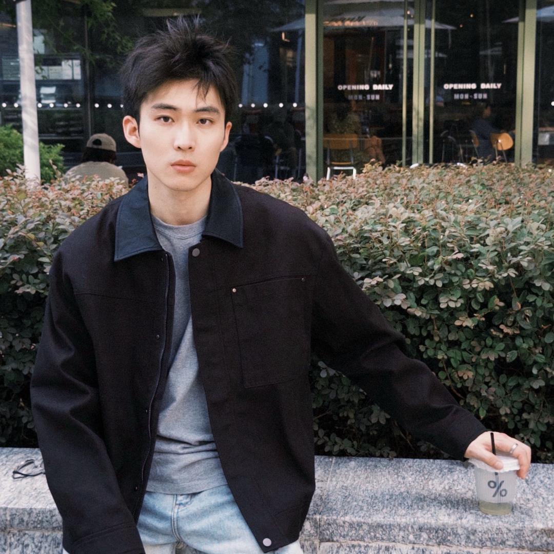 夜阑卧听风吹雨