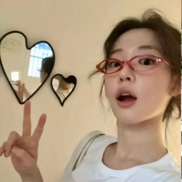 倪瑪菈鉧．