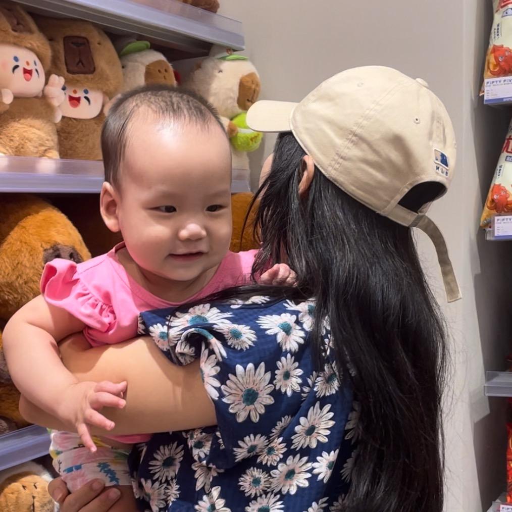 妮可和多多（哺乳期）