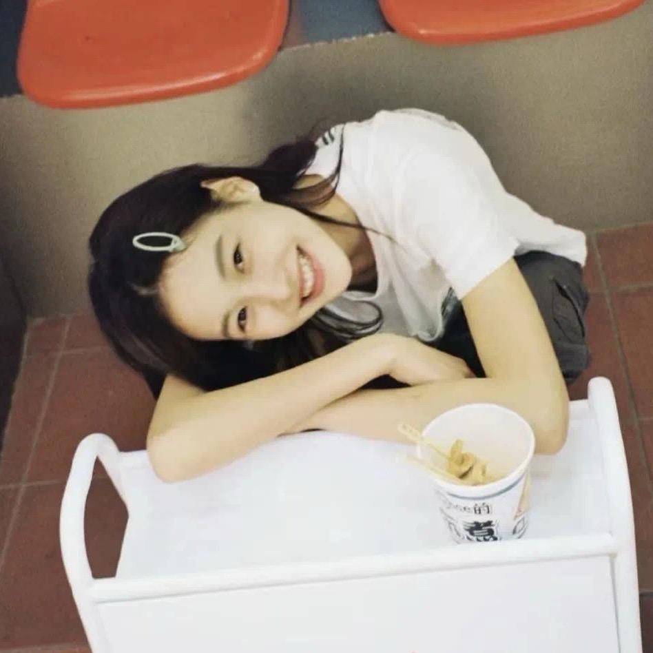 小姐已经三年没有笑了