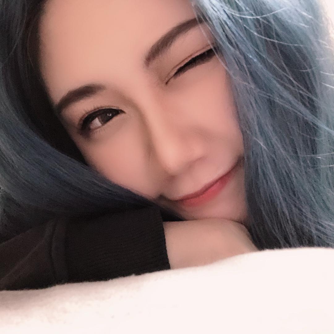 🫧尤妮蕬🪸头像