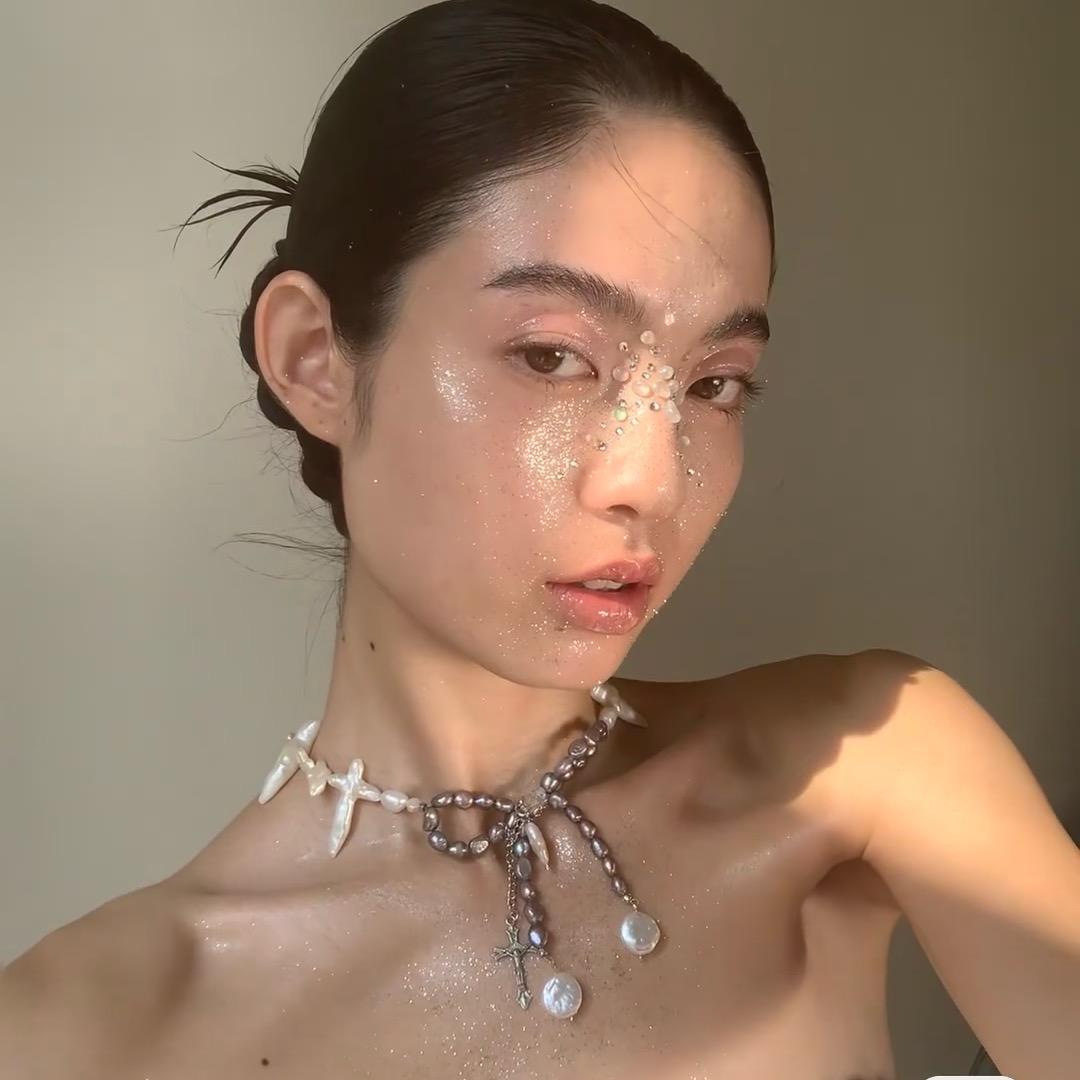MAKE UP  HUAN !