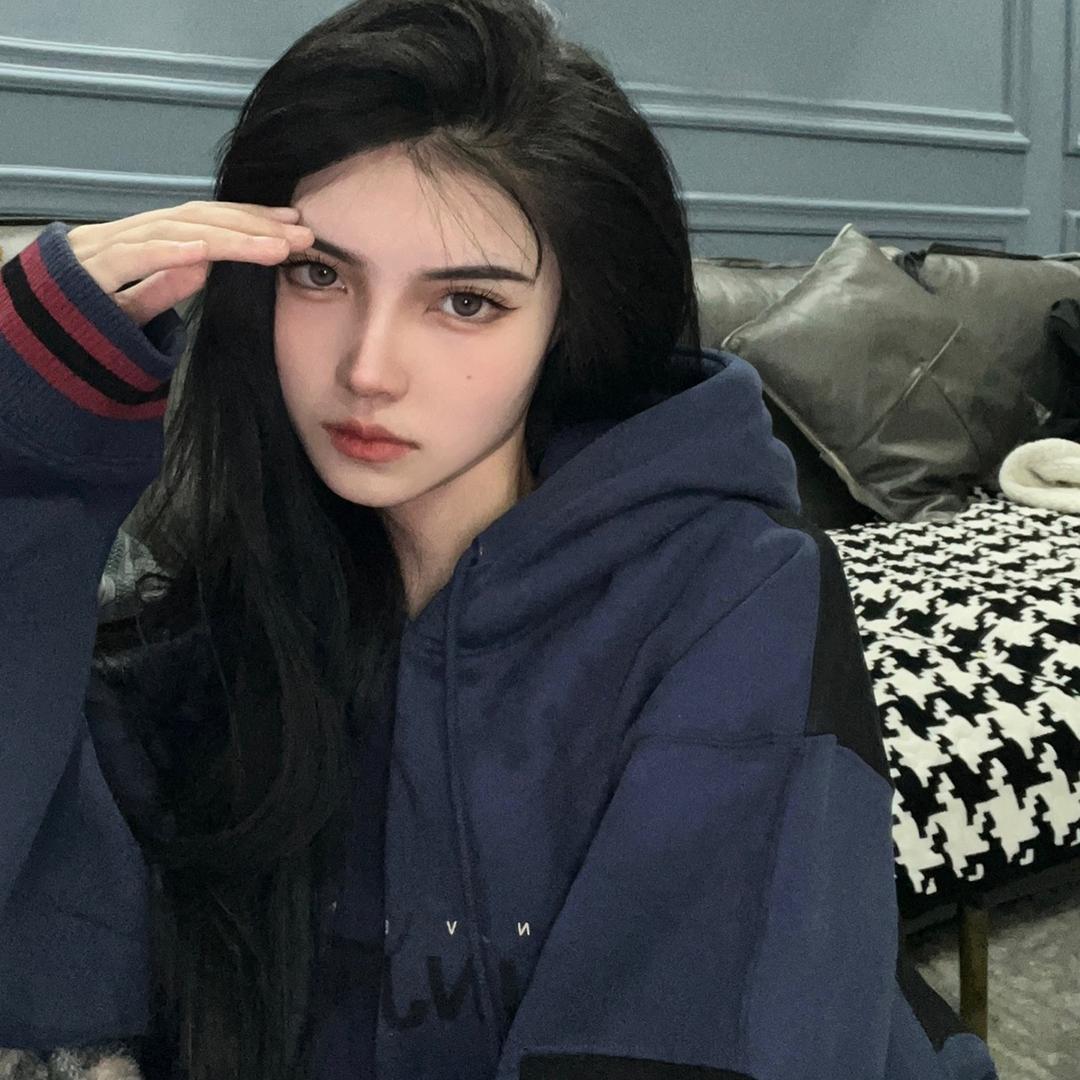费戚戚