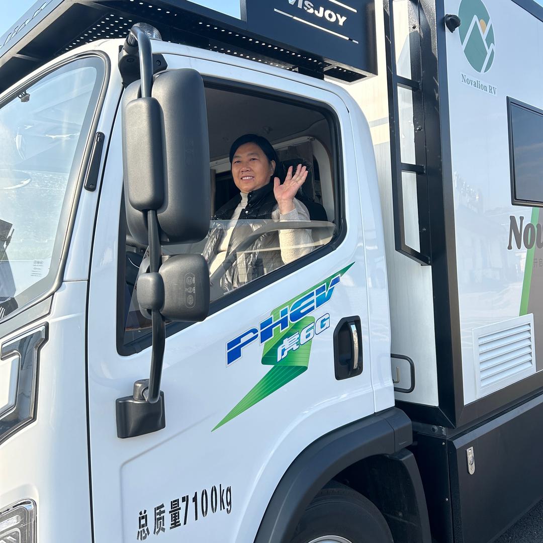 潘大姐新能源房车旅行
