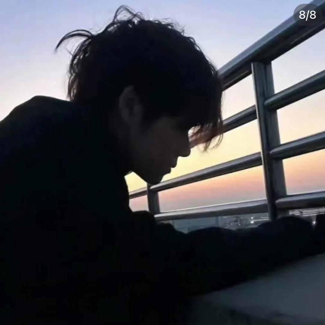越越.