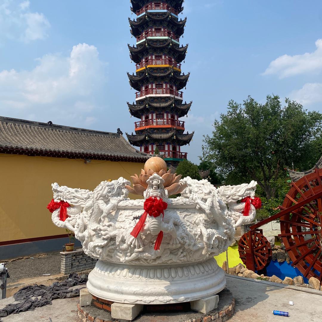 由龍雕塑
