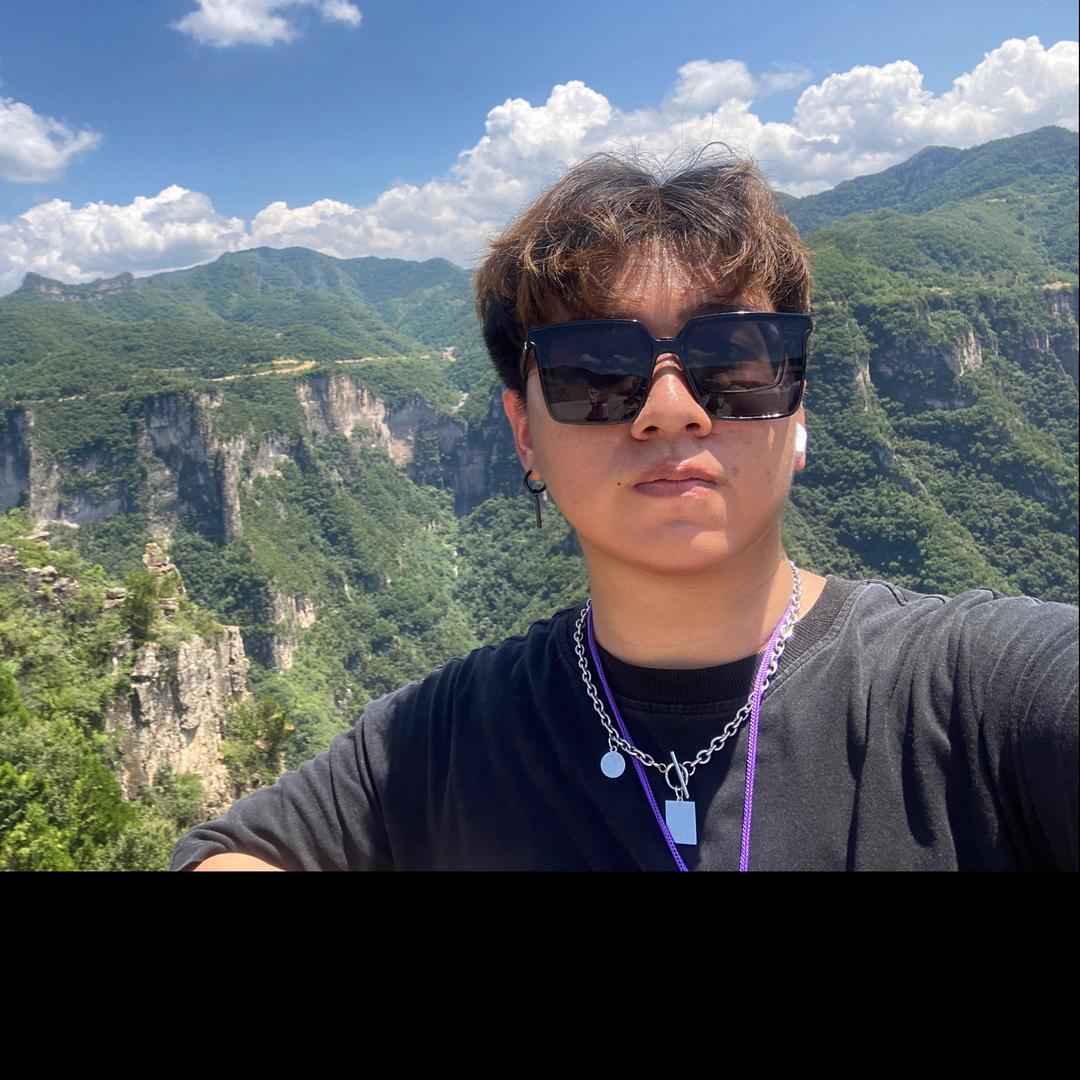 在太原教架子鼓的笑笑老师