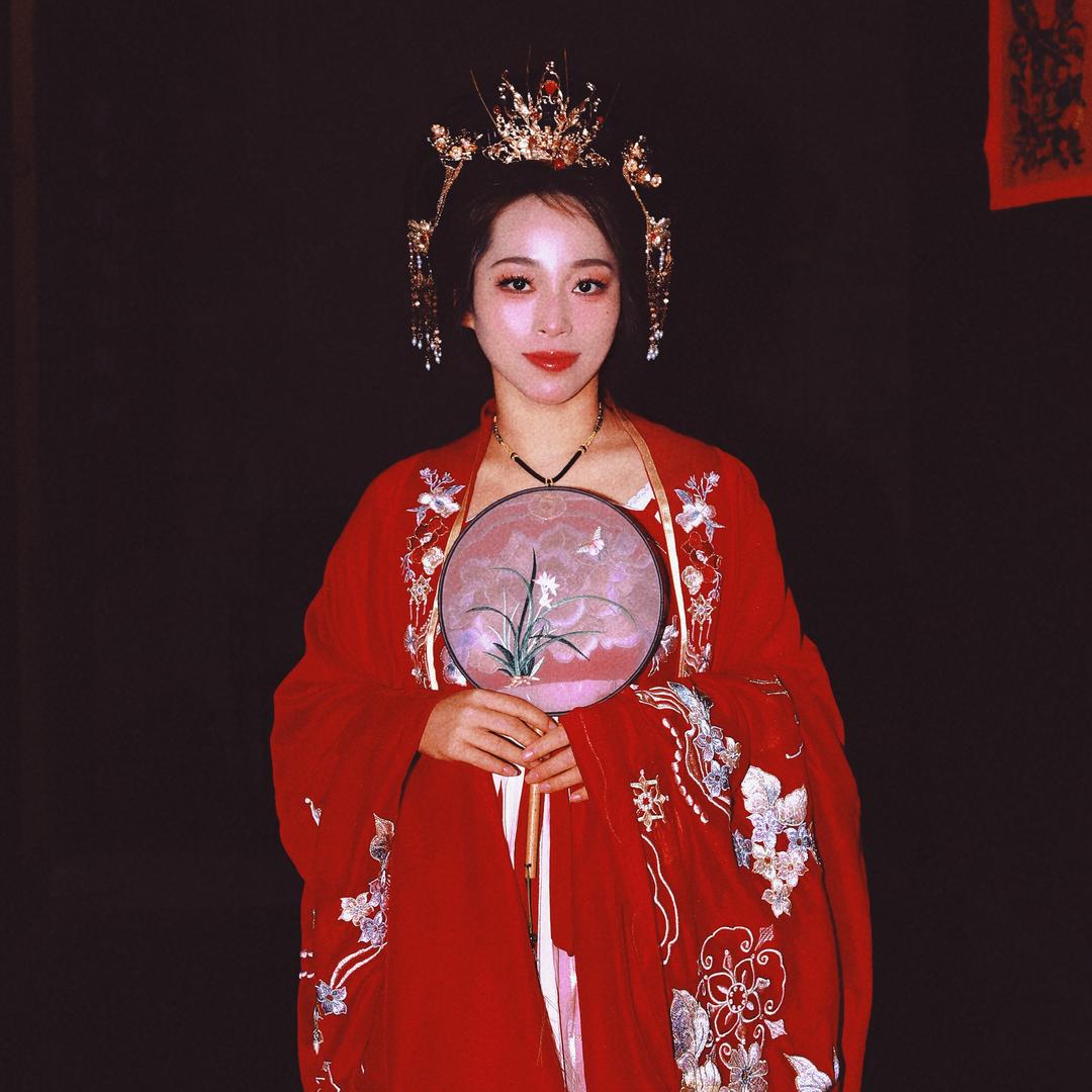 瞳瞳👑