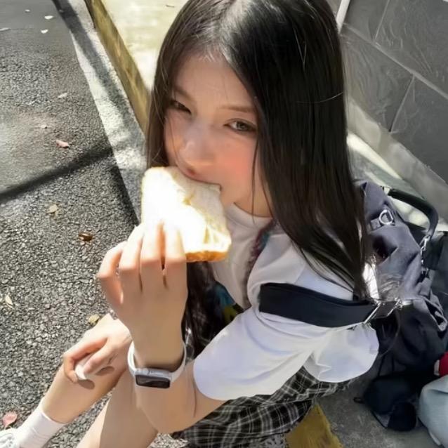 高冷的呆呆鱼🐟🍂
