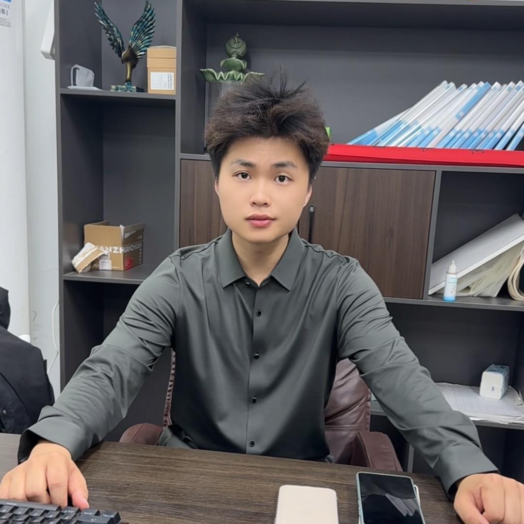 江枫服饰品牌批发_阿鹏