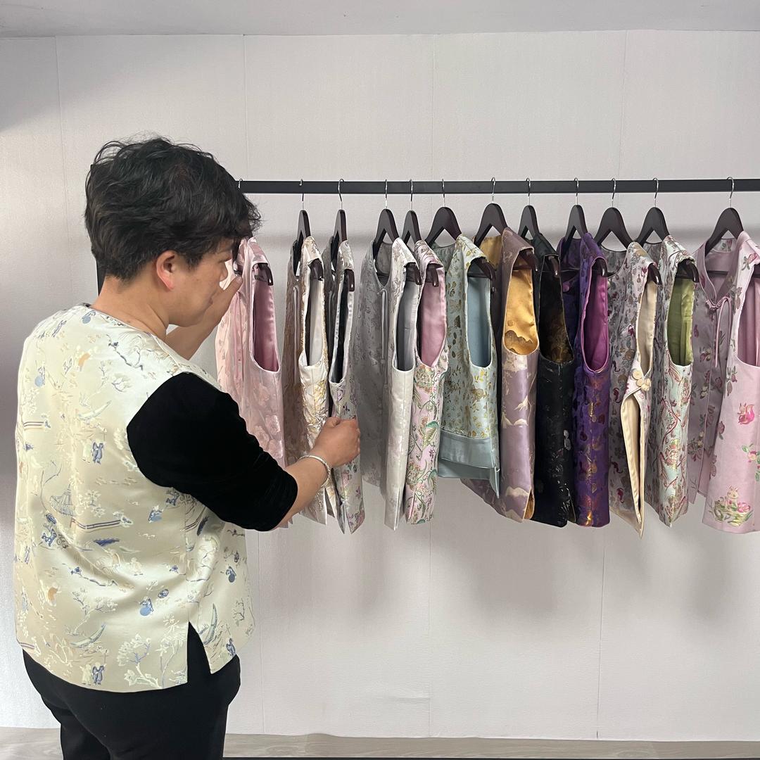 开心世家布业店