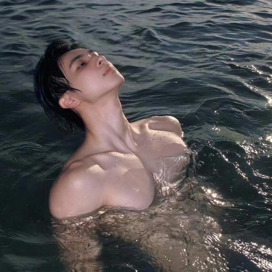 邹峙野（G.E.M.’s Knight)