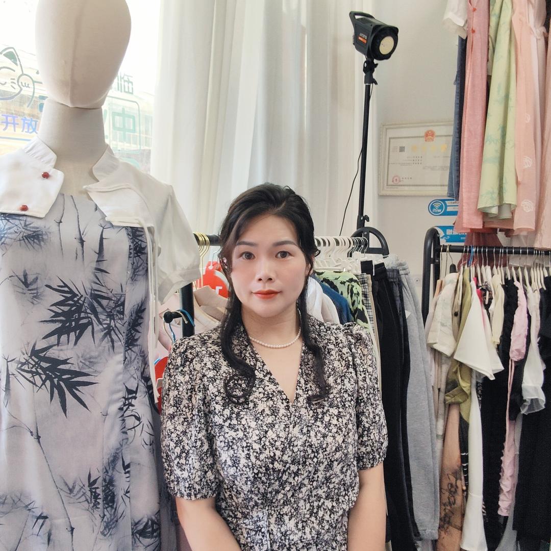 丽人柏精品服饰