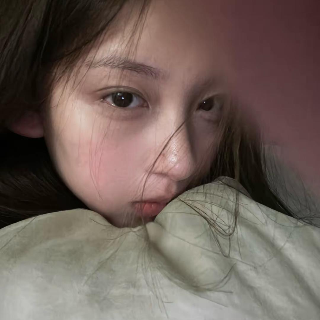 莹  .