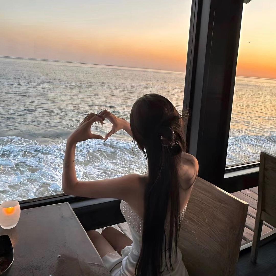 🦋    欣欣子呀   ～