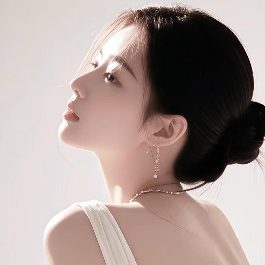 青