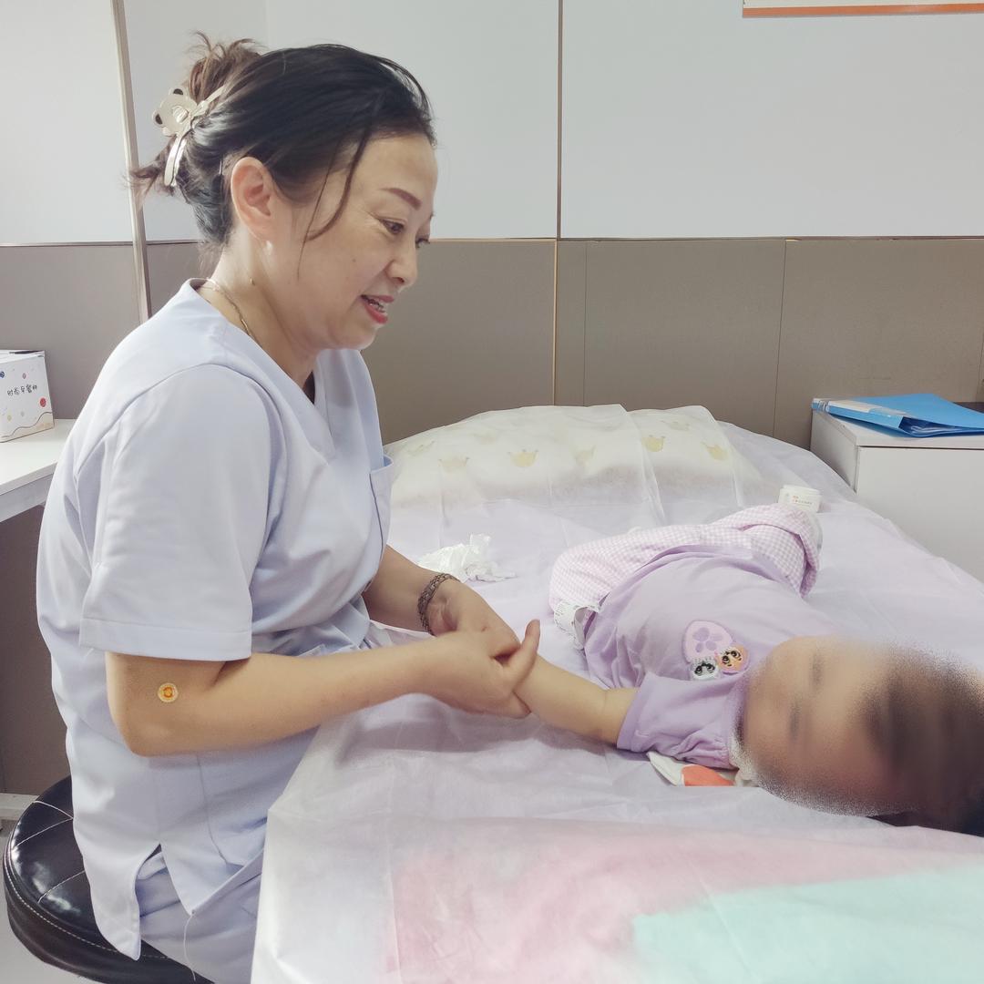 雅安爱婴宝母婴产后恢复- 小儿推拿杨运萍