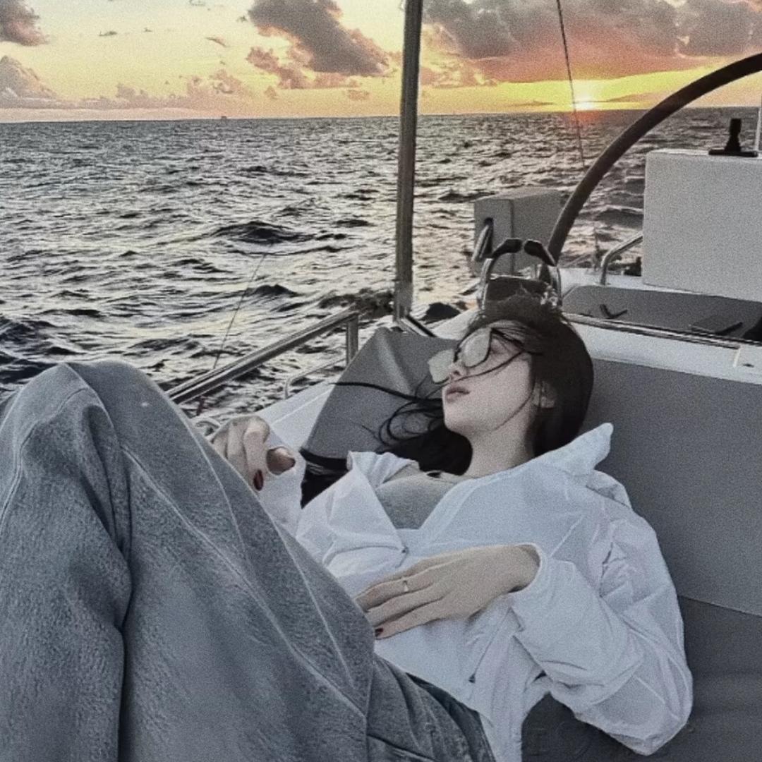 小怡.