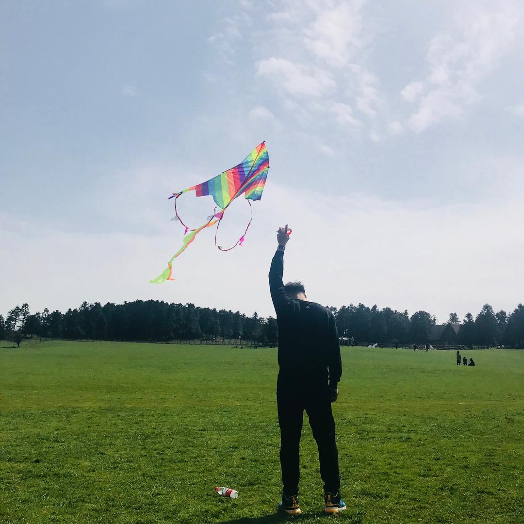 即将拥有人鱼线的康小飞