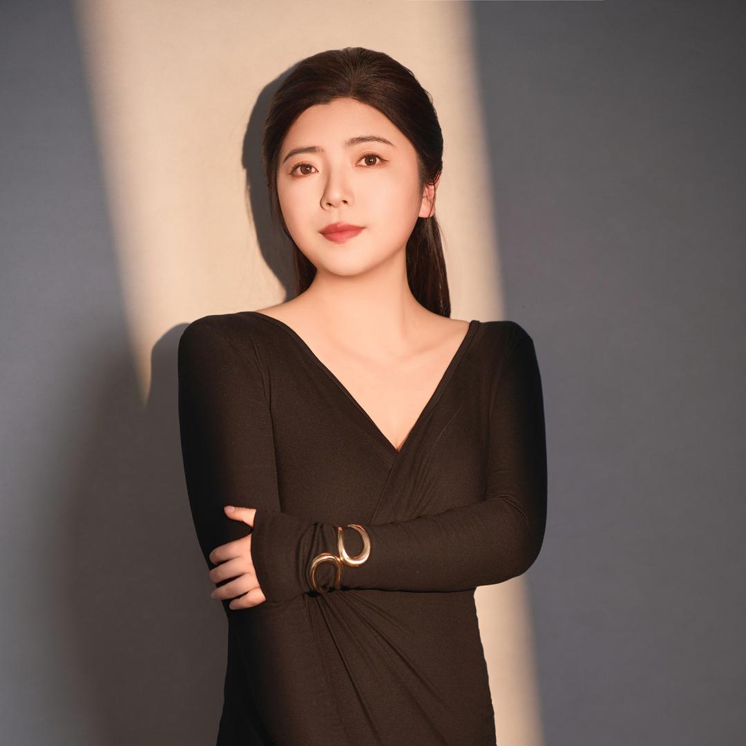 莉娜二姑