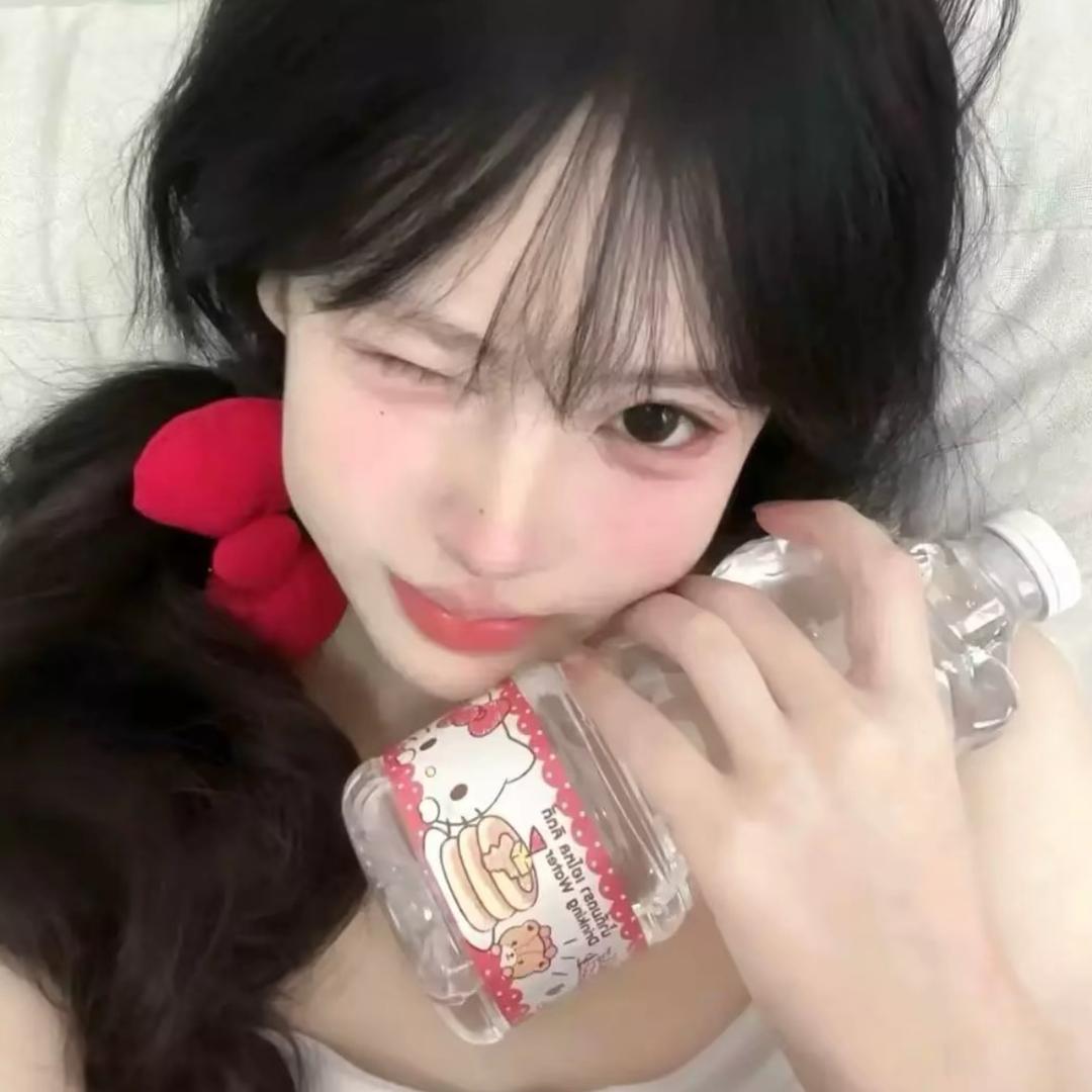 林卿悦.