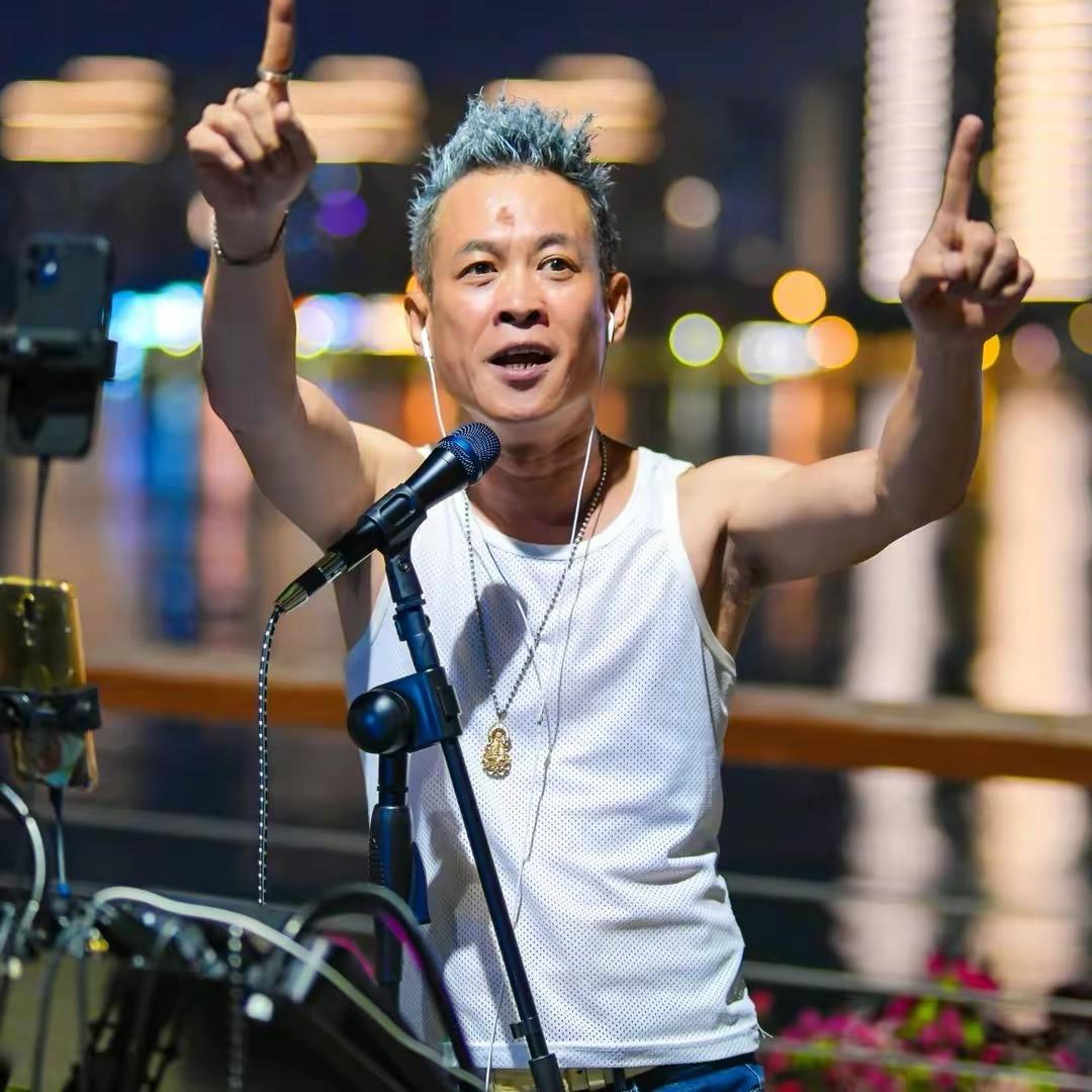 阿刚爱唱歌🎤传奇歌手